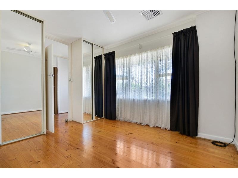 3 Pauls Dr, Valley View SA 5093