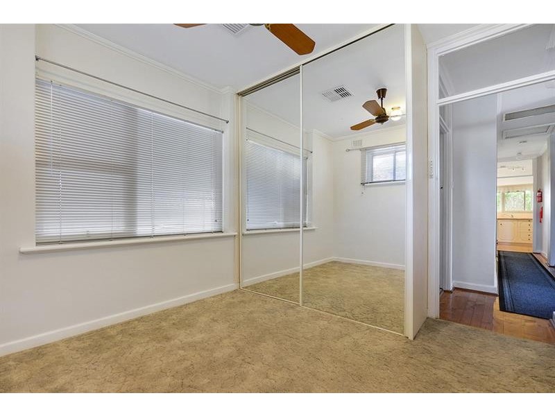 3 Pauls Dr, Valley View SA 5093