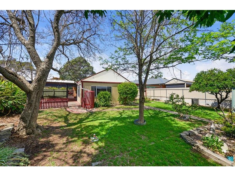 3 Pauls Dr, Valley View SA 5093