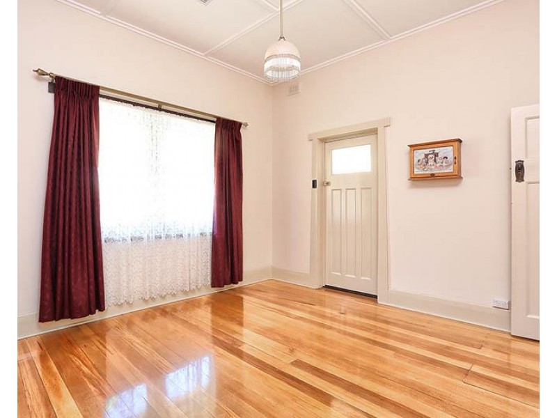 9 Castle Avenue, Prospect SA 5082