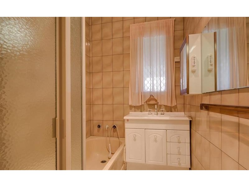 10 Clisby St, Vale Park SA 5081