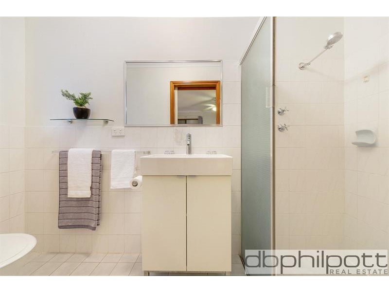 13 Whittaker Ave, Old Reynella SA 5161