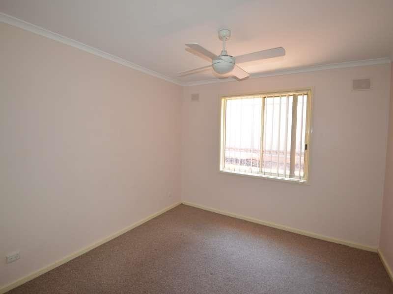 15 Dunbarton Cres, Greenwith SA 5125