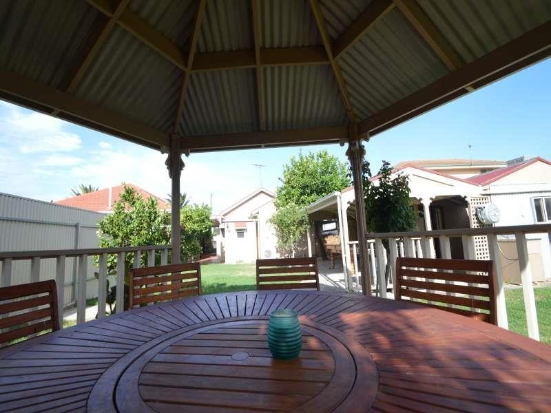 10 Evans  St, Rosewater SA 5013