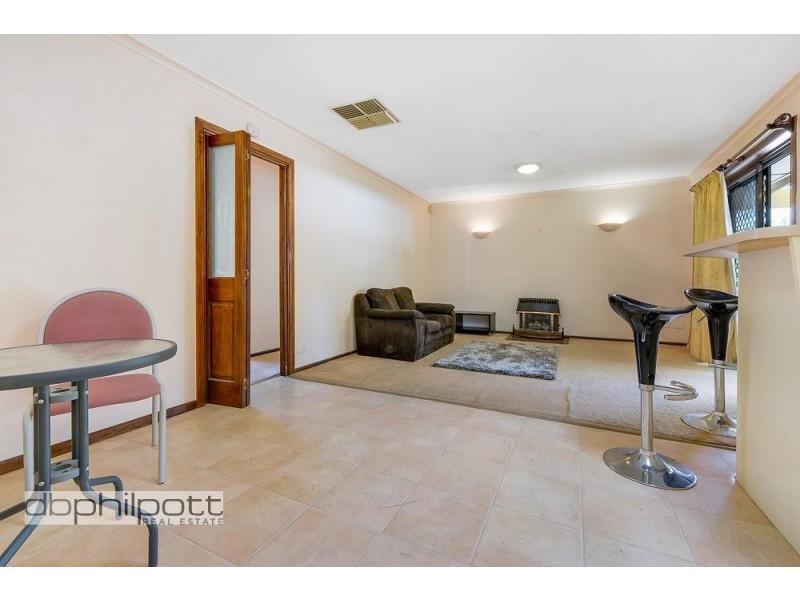 2 Navarino Court, Surrey Downs SA 5126