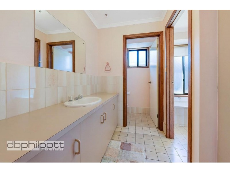 2 Navarino Court, Surrey Downs SA 5126