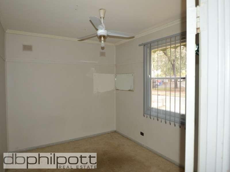 8 Bartlett Street, Elizabeth Downs SA 5113