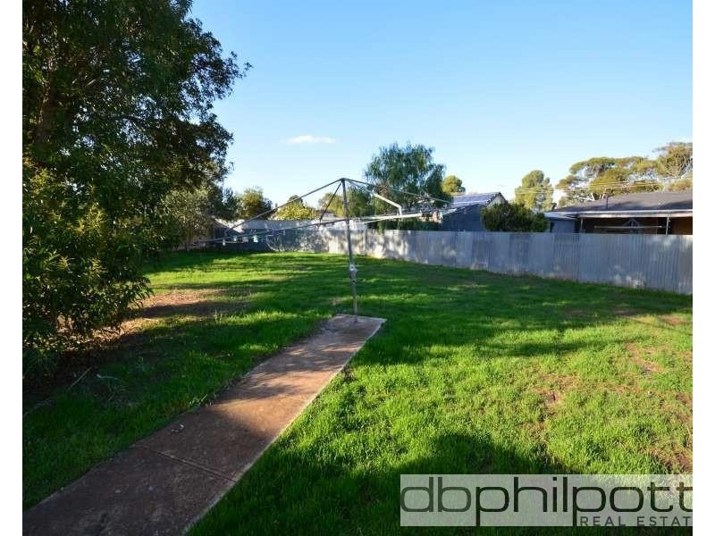 10 Small  Crescent, Smithfield Plains SA 5114
