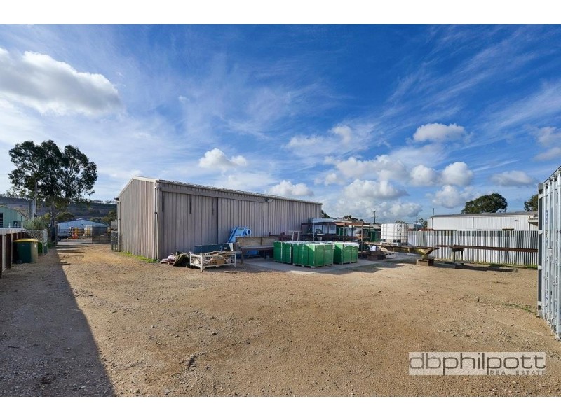 25 Ninth St, Wingfield SA 5013