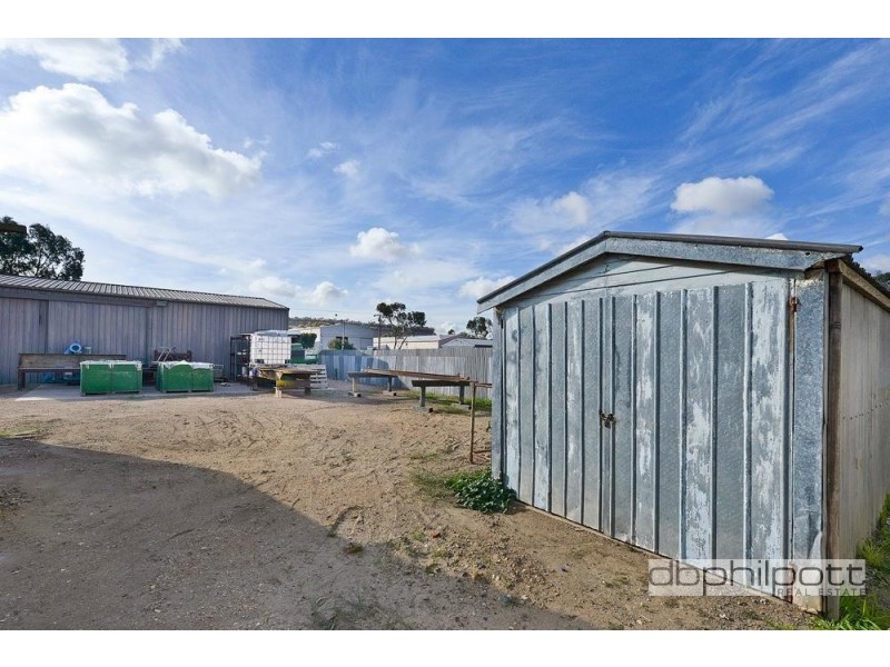 25 Ninth St, Wingfield SA 5013