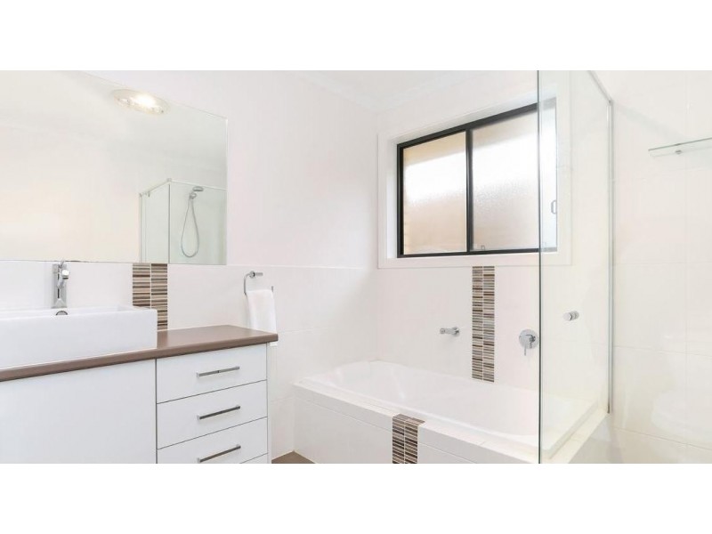 16a Crown Crescent, Paralowie SA 5108