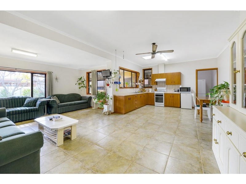 11 Osborne Street, Largs Bay SA 5016