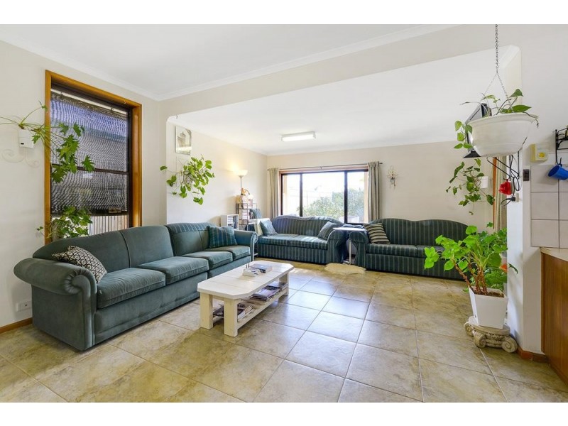 11 Osborne Street, Largs Bay SA 5016