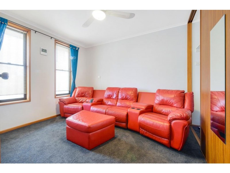 11 Osborne Street, Largs Bay SA 5016