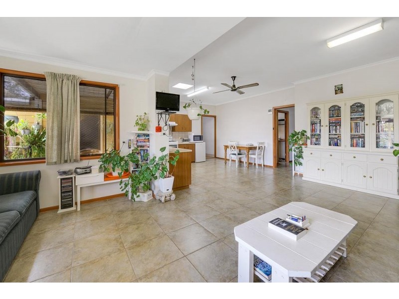 11 Osborne Street, Largs Bay SA 5016