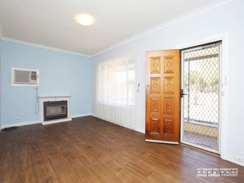 12 Main  Parade, Clearview SA 5085