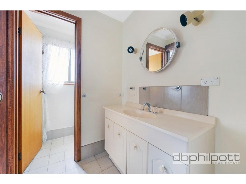 21 Lynore Avenue, Para Hills SA 5096