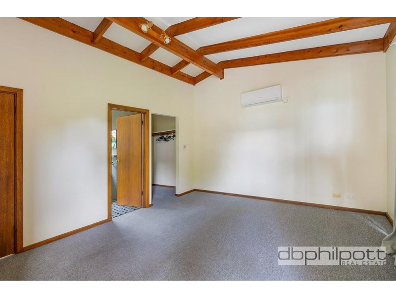 21 Lynore Avenue, Para Hills SA 5096