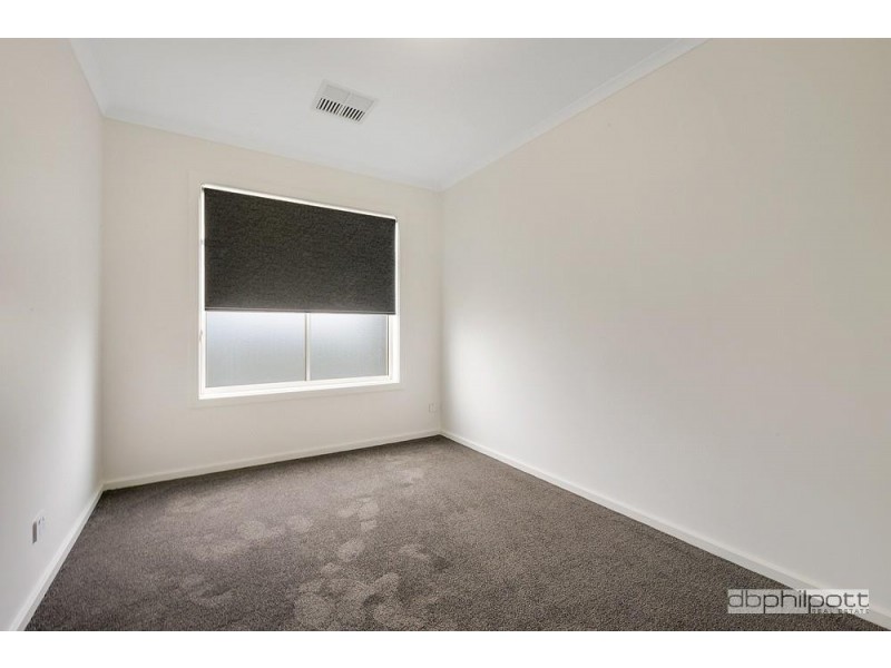 32 Sir Ross Smith Boulevarde, Oakden SA 5086