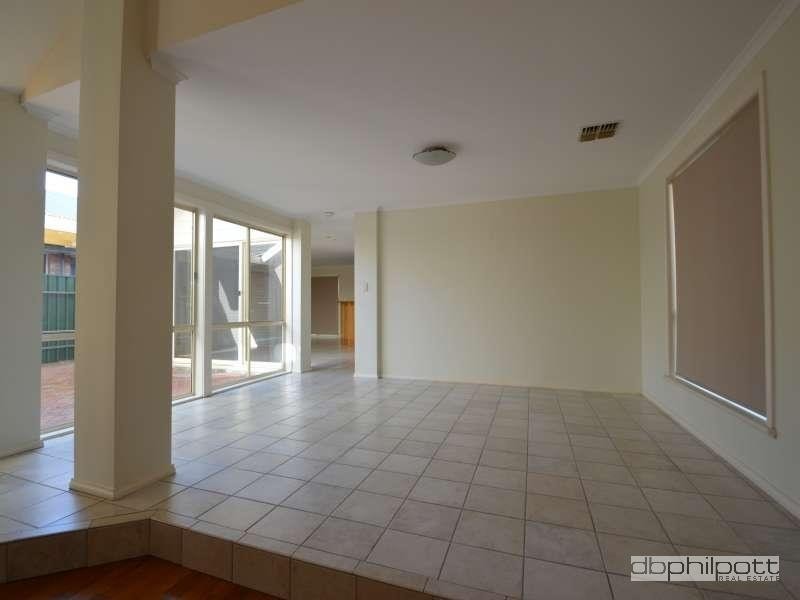 4 Harman Avenue, Hillcrest SA 5086
