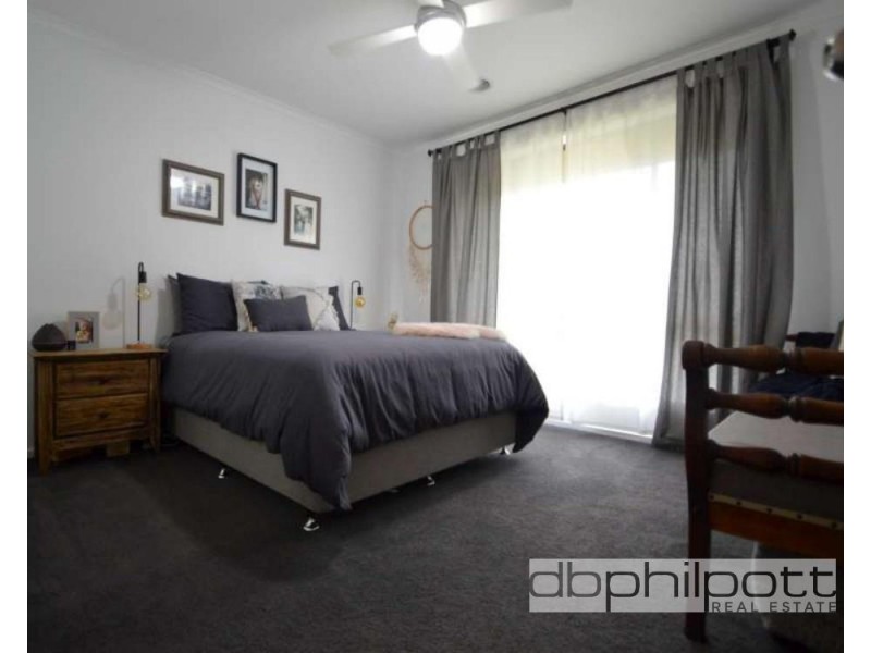 8 Fraser  Avenue, St Agnes SA 5097