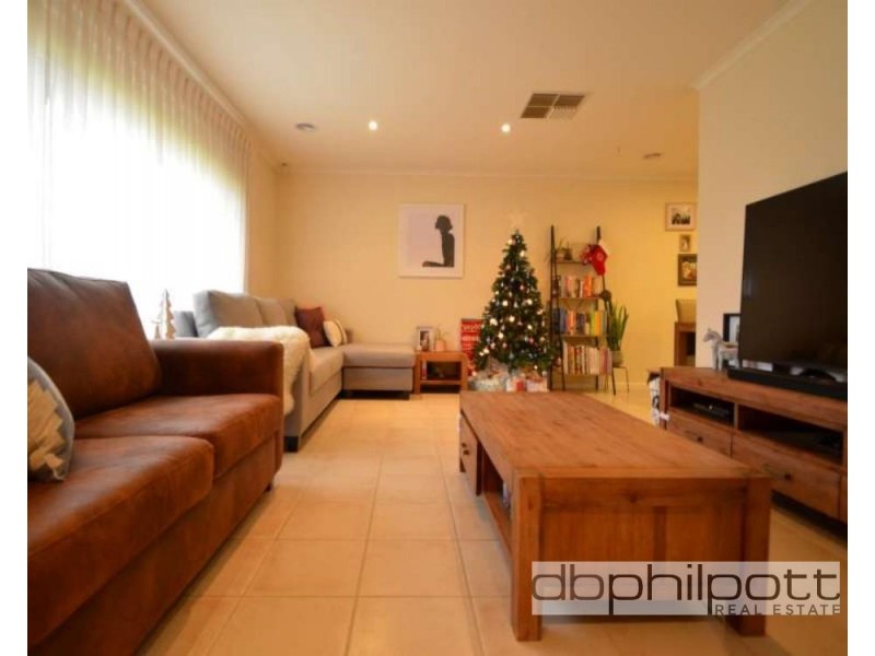 8 Fraser  Avenue, St Agnes SA 5097