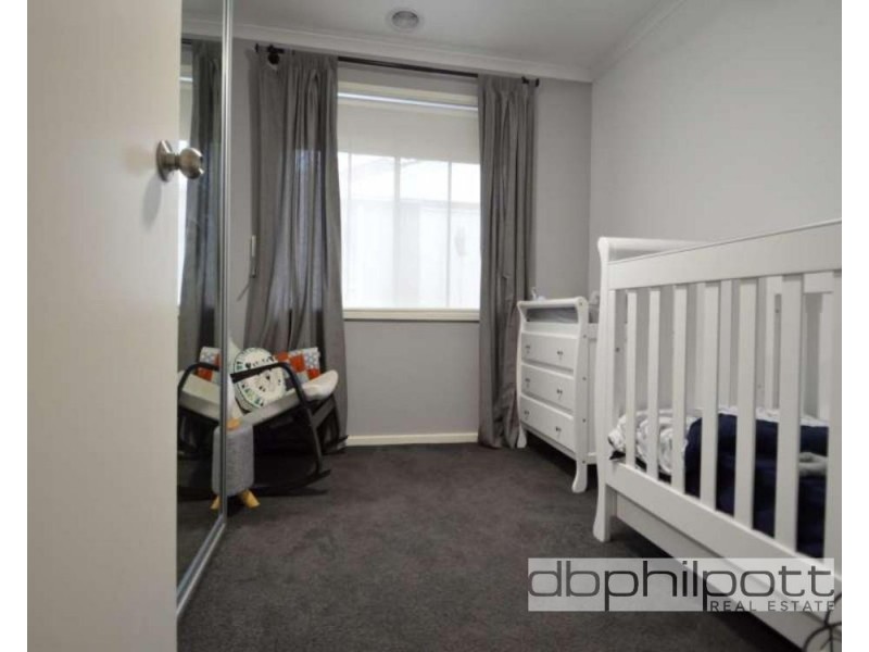 8 Fraser  Avenue, St Agnes SA 5097