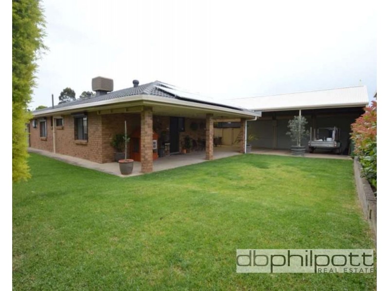 8 Fraser  Avenue, St Agnes SA 5097