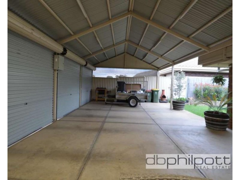 8 Fraser  Avenue, St Agnes SA 5097