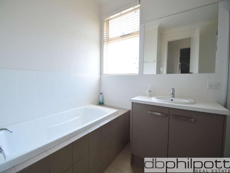 11 Medallion Drive, Grange SA 5022