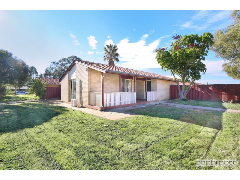 2 Hornsby Avenue, Salisbury Downs SA 5108