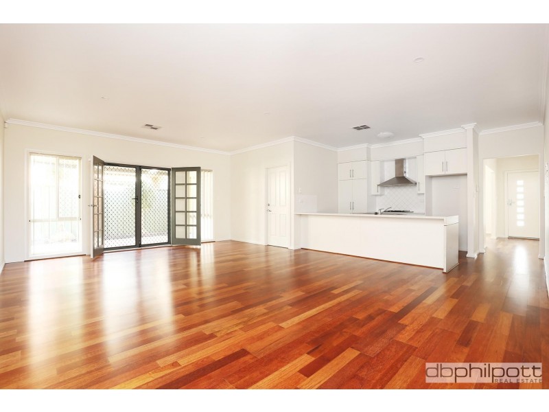 50  Lord Howe Crescent, Mawson Lakes SA 5095