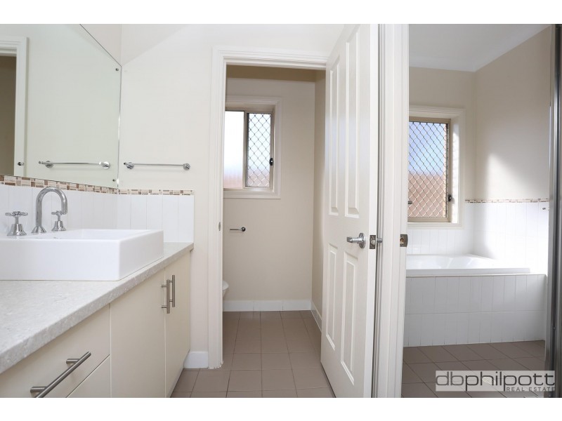 50  Lord Howe Crescent, Mawson Lakes SA 5095