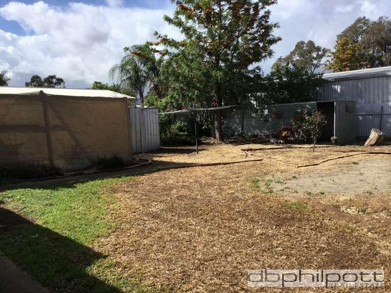 4  Carcoola  Road, Munno Para SA 5115