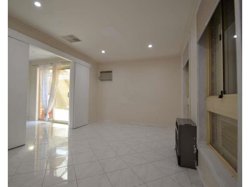 4/6 Grevillia Drive, Parafield Gardens SA 5107