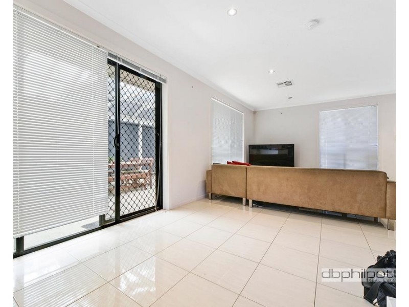 16 A Crown Crescent, Paralowie SA 5108