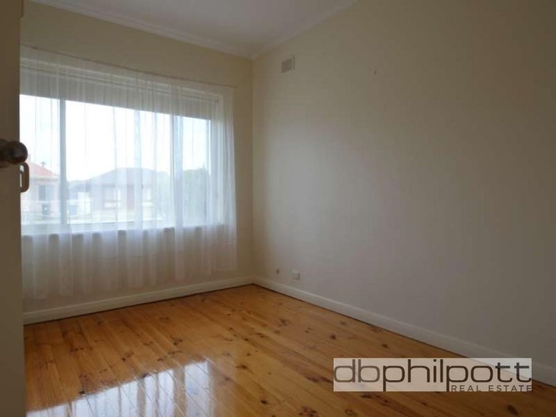 12 Seaton  Terrace, Seaton SA 5023
