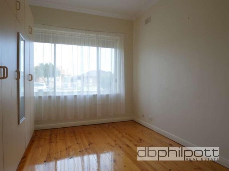 12 Seaton  Terrace, Seaton SA 5023