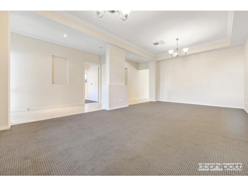 31 Shoalhaven Circuit, Mawson Lakes SA 5095