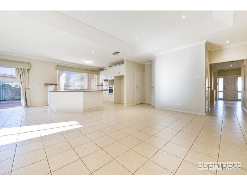 31 Shoalhaven Circuit, Mawson Lakes SA 5095