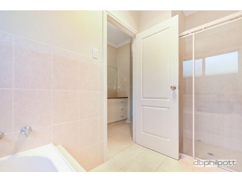 31 Shoalhaven Circuit, Mawson Lakes SA 5095