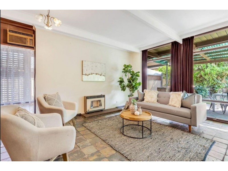 9 Hobart  Crescent, Banksia Park SA 5091