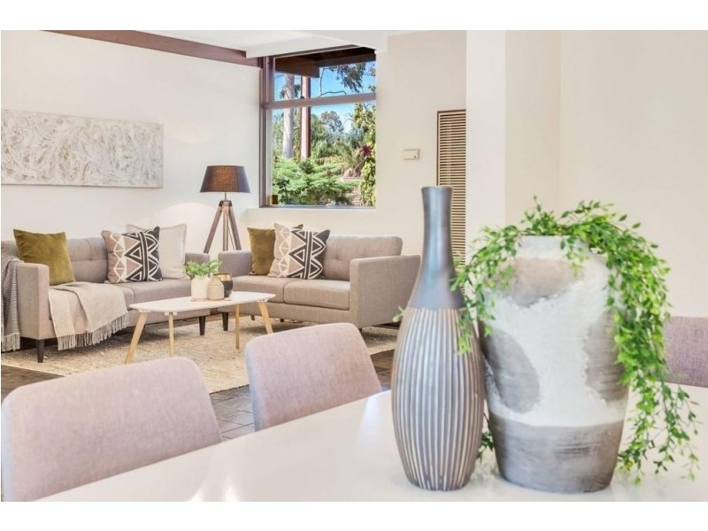 9 Hobart  Crescent, Banksia Park SA 5091