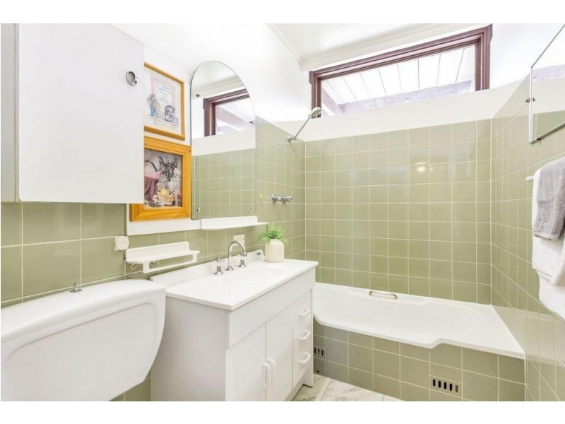 9 Hobart  Crescent, Banksia Park SA 5091