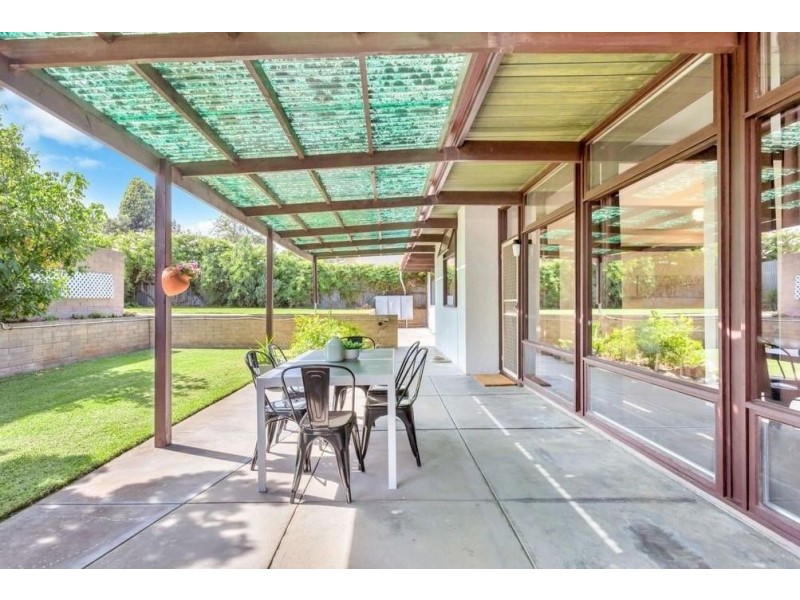 9 Hobart  Crescent, Banksia Park SA 5091