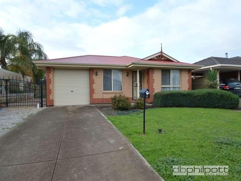 8 Hutton Avenue, Andrews Farm SA 5114