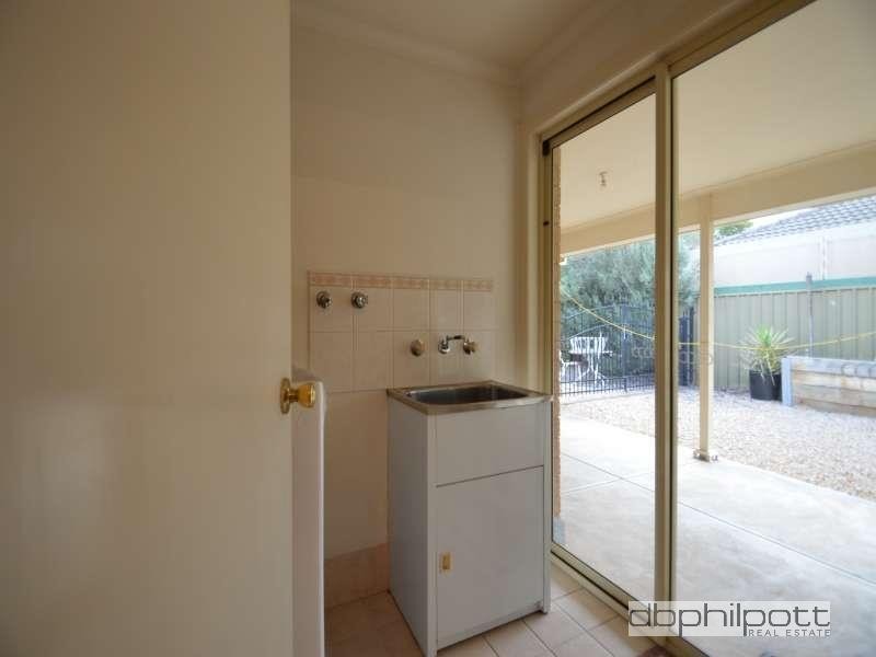 8 Hutton Avenue, Andrews Farm SA 5114