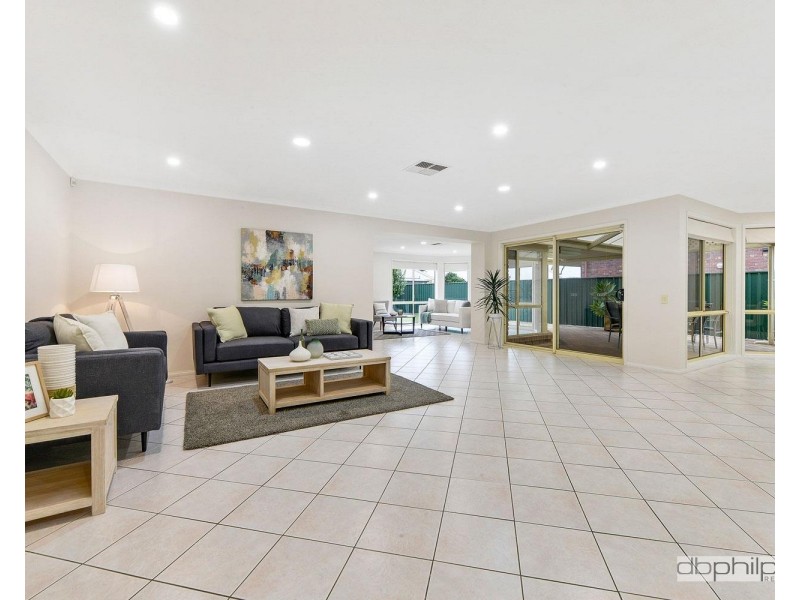 14 Trinity Way, Oakden SA 5086