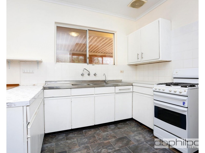 8 Carinya Crescent, Rostrevor SA 5073