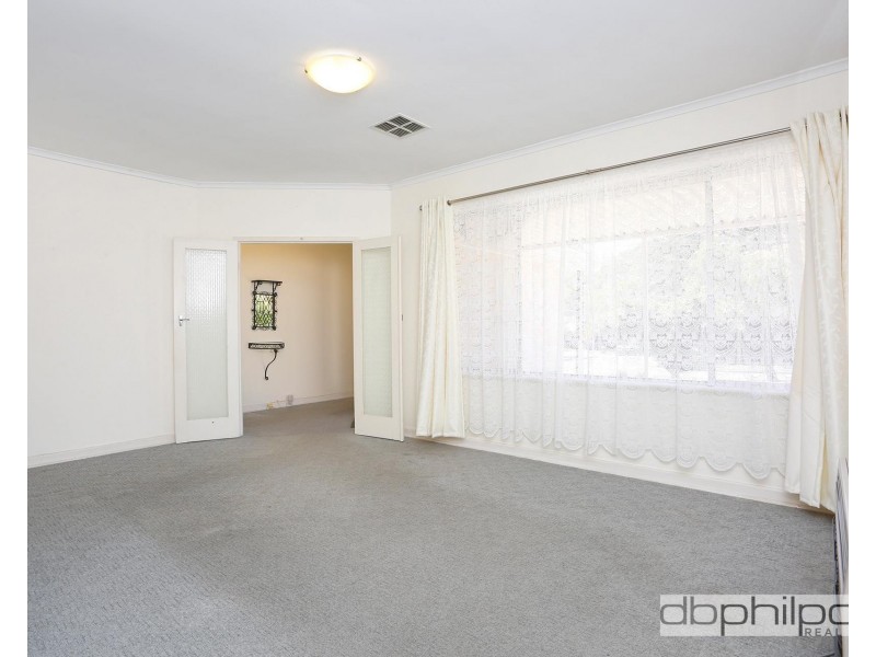 8 Carinya Crescent, Rostrevor SA 5073